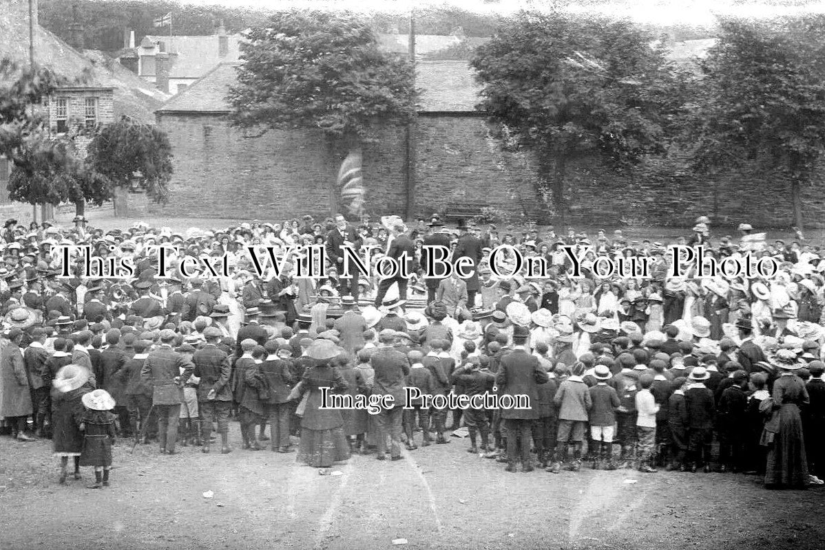 CO 2915 - Coronation Day, The Green, Truro, Cornwall 1911