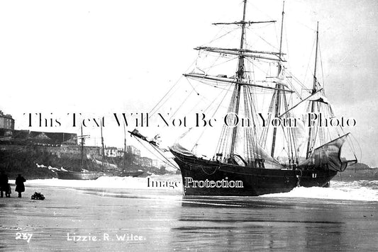 CO 2932 - SV Lizzie R Wilce Shipwreck Ashore Porthminster, Cornwall 1908