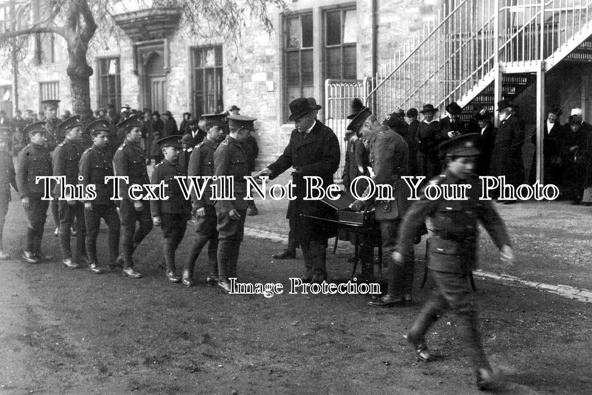 CO 2944 - Lord Falmouth Hanind Out Lucas Tooth Medals, Truro, Cornwall 1917 WW1