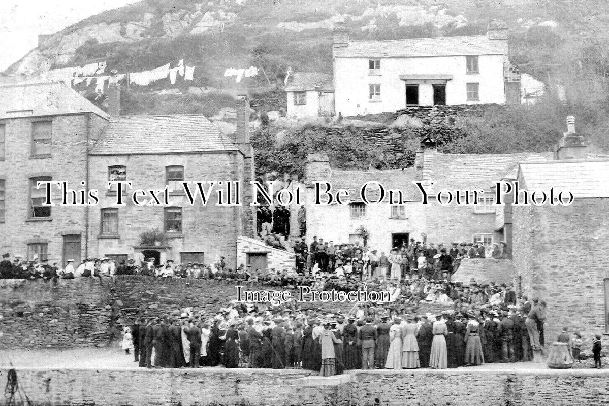 CO 3280 - May Day At Polperro, Cornwall