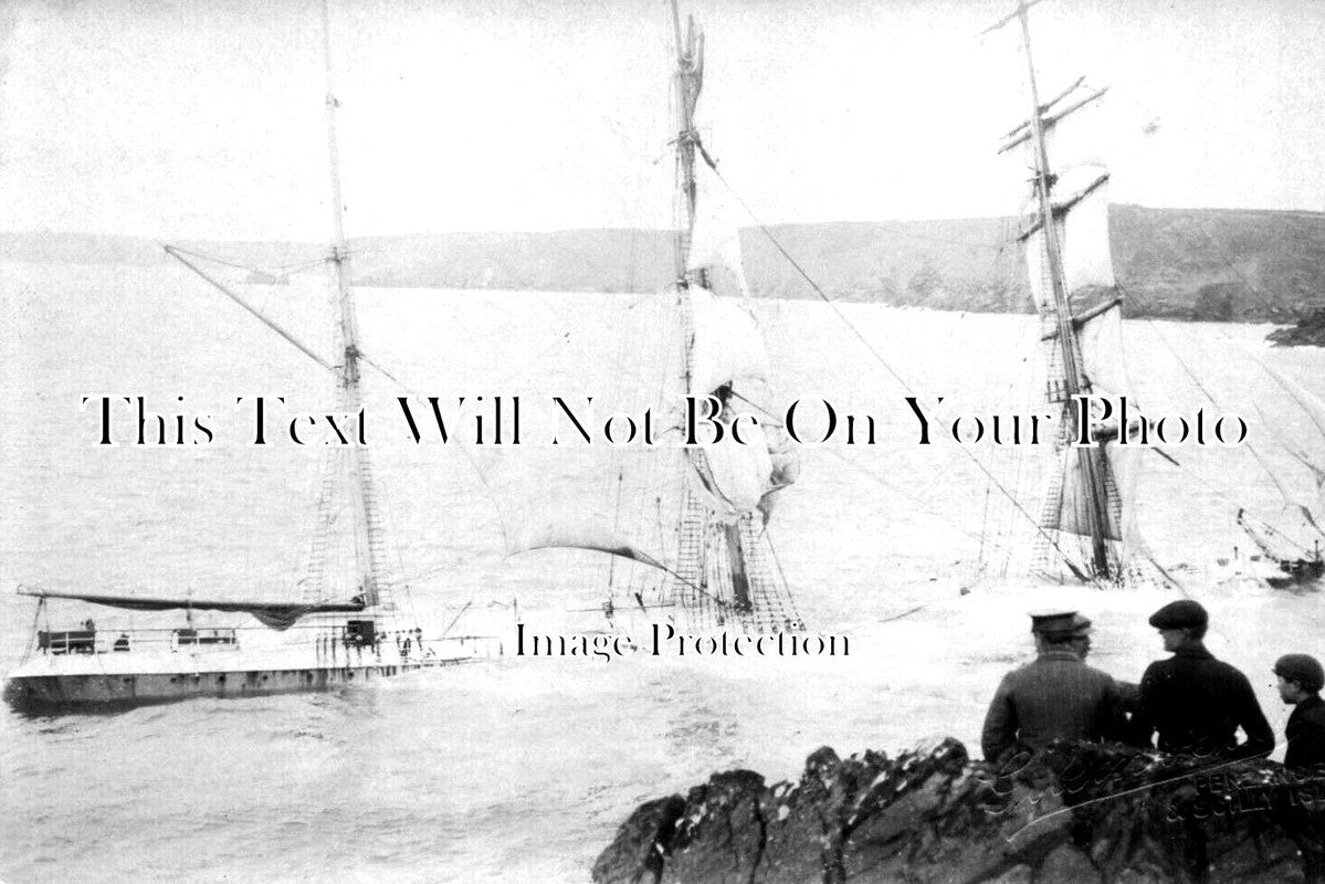 CO 3290 - Shipwreck At Penzance, Cornwall