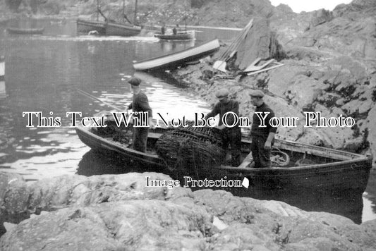 CO 3310 - Polperro Fishermen, Cornwall