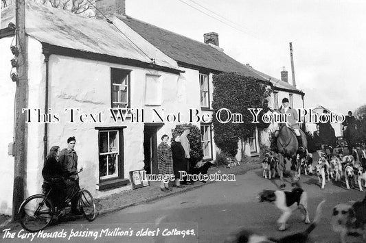 CO 3682 - The Cury Hounds, Mullion, Cornwall