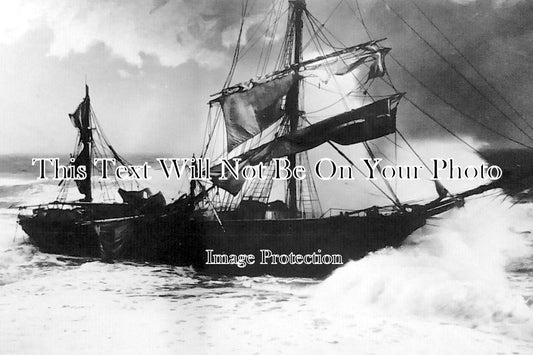 CO 3734 - Noisiel Shipwreck, Praa Sands, Cornwall c1905