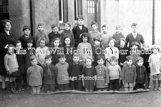CO 4054 - Week St Mary School Group, Cornwall 1921