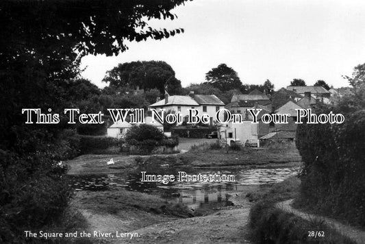 CO 423 - The Square & River Lerryn, Cornwall