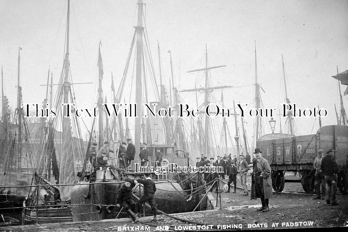 CO 52 - Brixham & Lowestoft Fishing Boats, Padstow, Cornwall