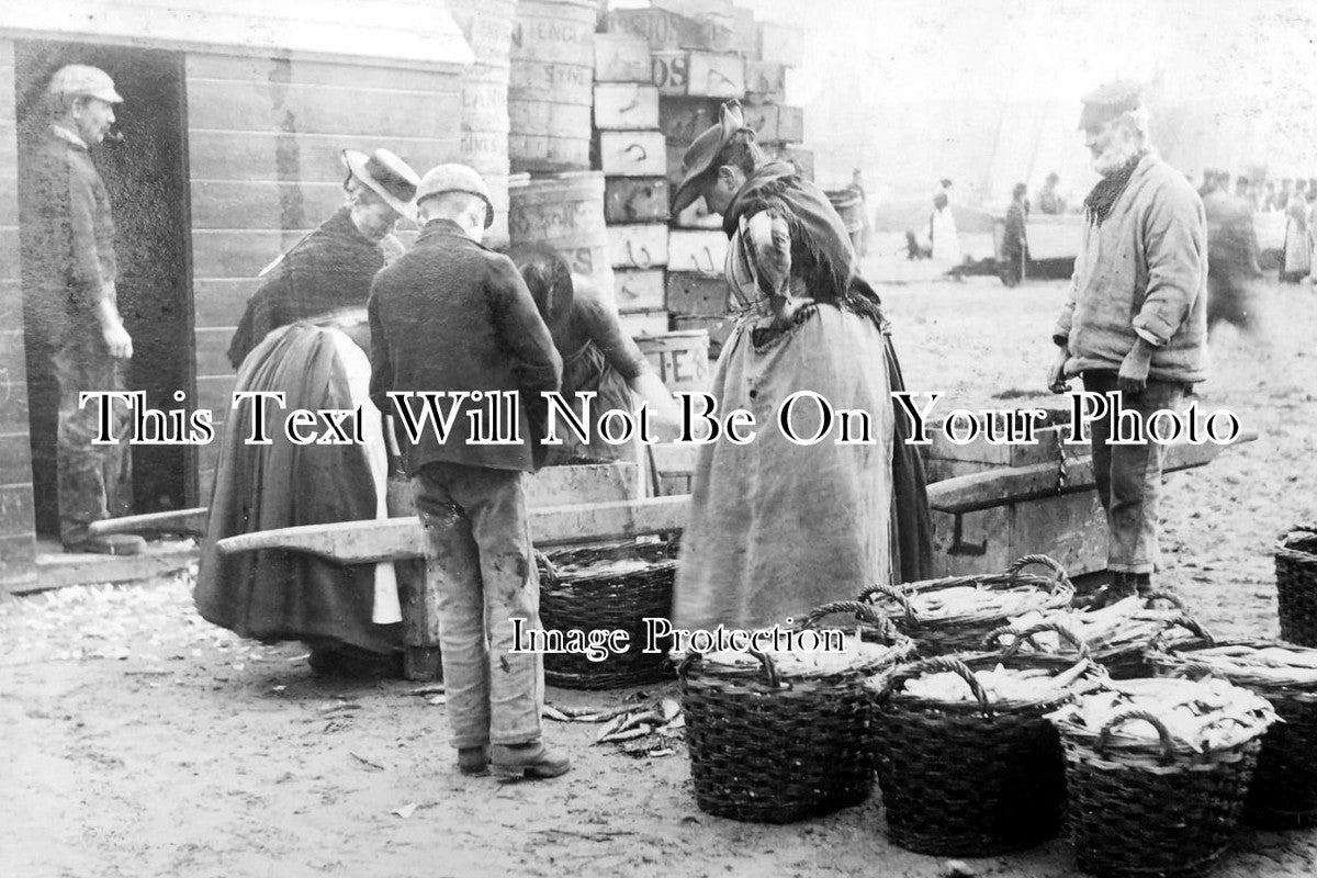 CO 727 - Fish Sellers On The Quay, St Ives, Cornwall