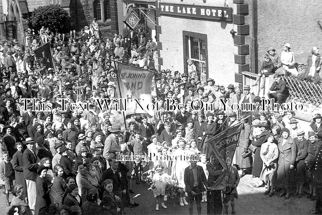 CU 1096 - Procession In Keswick, Cumbria