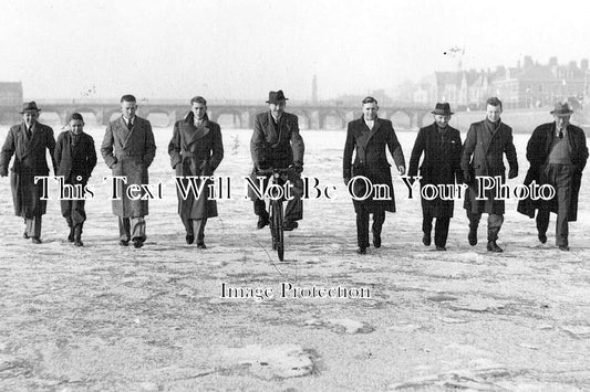 DE 1177 - Frozen River Taw, Barnstaple, Devon c1940