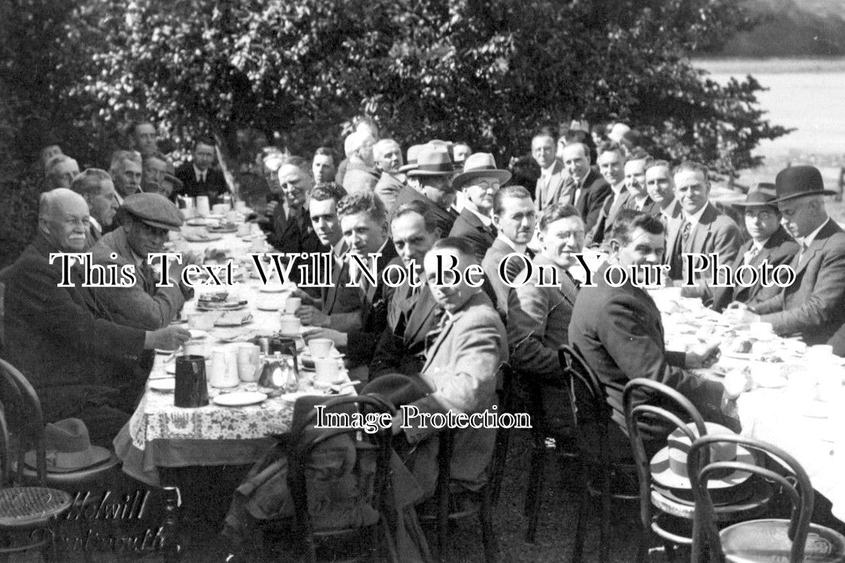 DE 1483 - Dittisham Tea Party, River Dart, Totnes, Dartmouth, Devon c1929