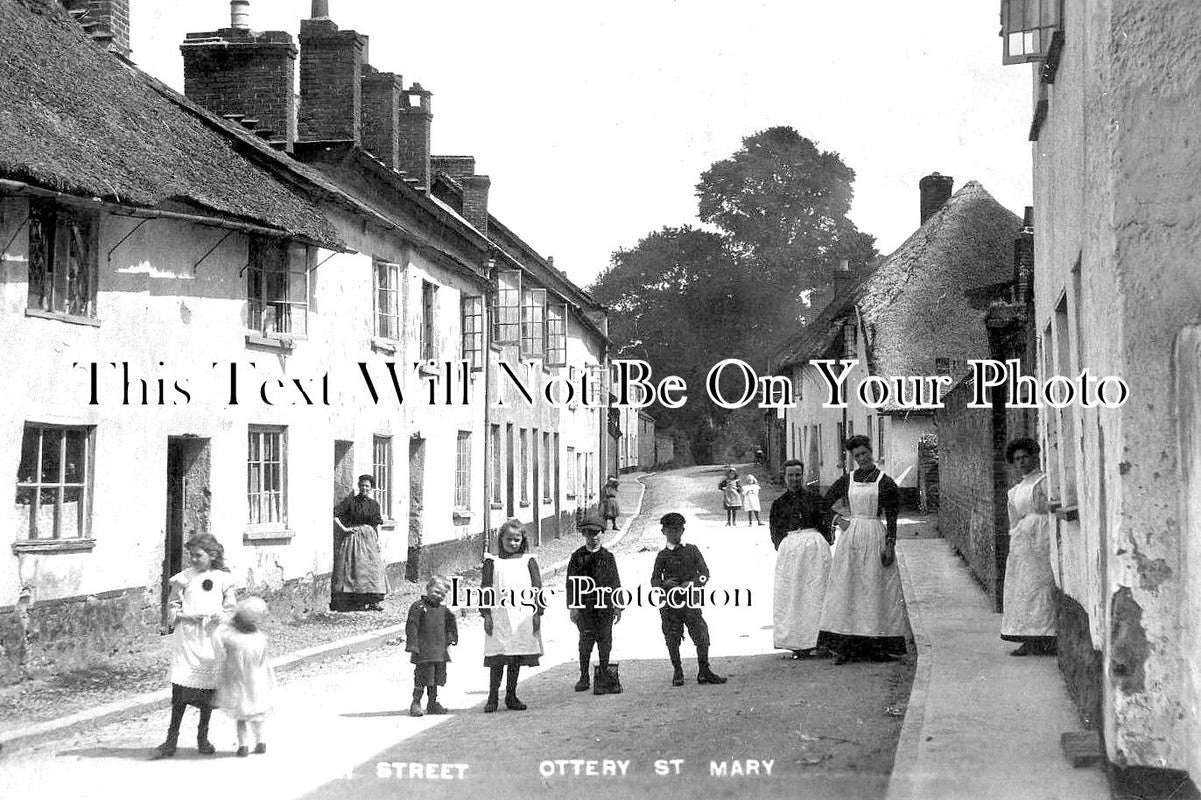 DE 1720 - Yonder Street, Ottery St Mary, Devon c1911
