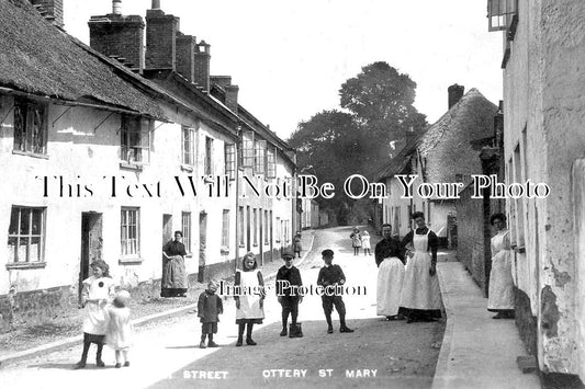 DE 1720 - Yonder Street, Ottery St Mary, Devon c1911
