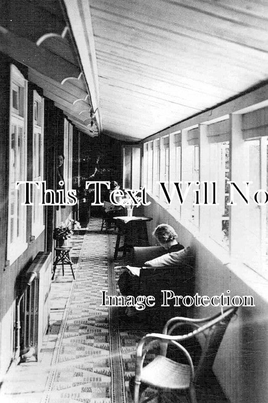 DE 1980 - In The Wing, Edgemoor Hotel, Bovey Tracey, Devon