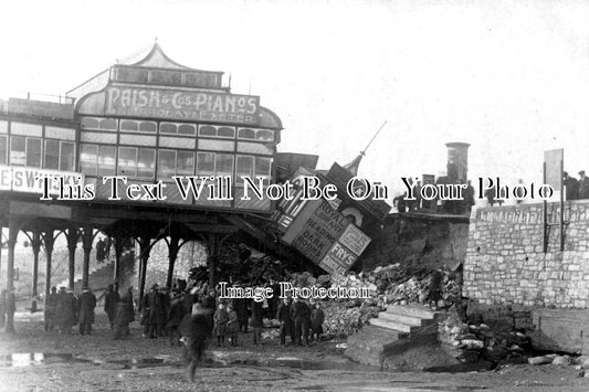 DE 1991 - Teignmouth Pier Damage To Entrance, Devon 1908