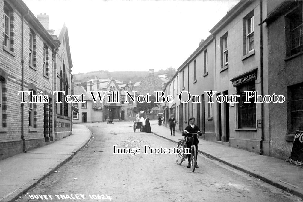 DE 2004 - High Street, Bovey Tracey, Devon