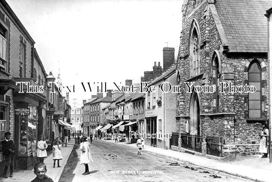 DE 2019 - New Street, Honiton, Devon