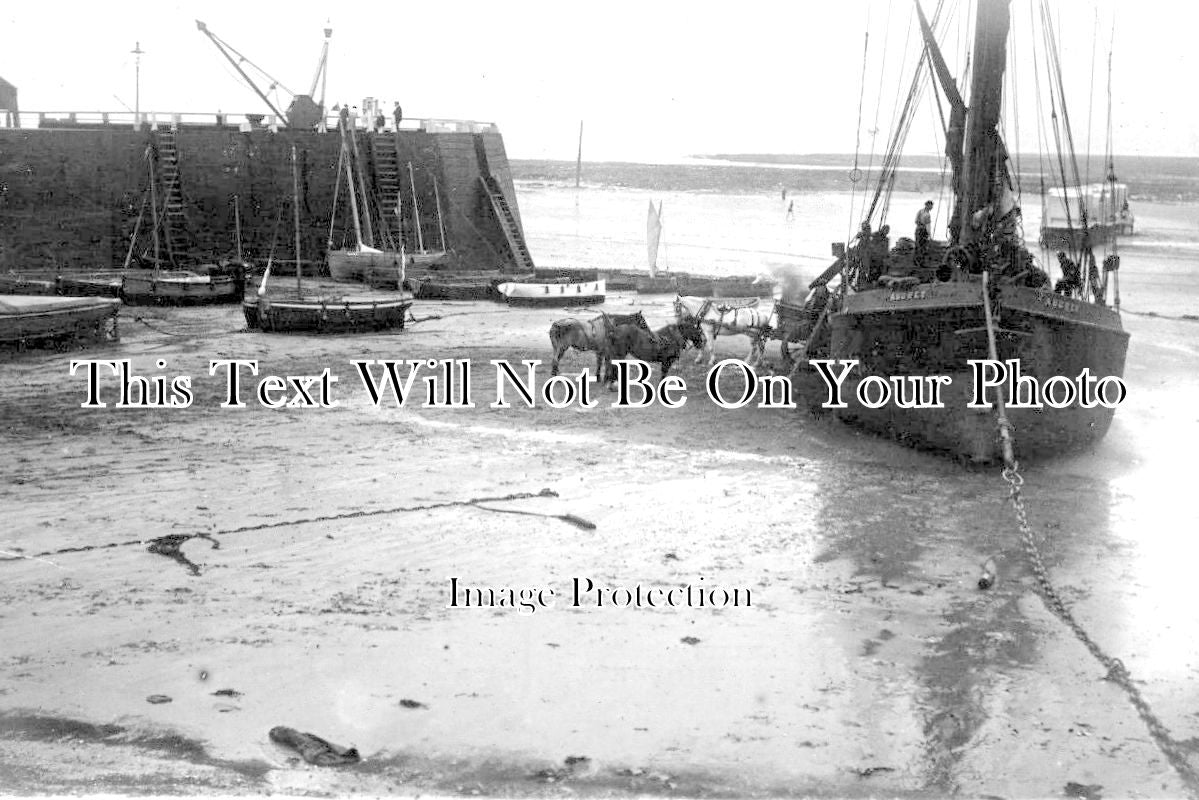 DE 2023 - Sea View, Barge Audrey, Appledore, Devon