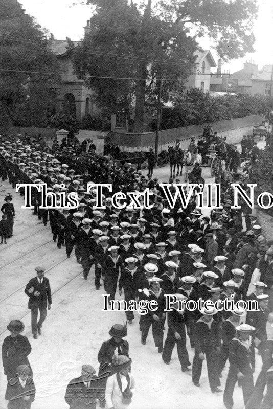 DE 2072 - Sailors On Teignmouth Road, Torquay, Devon 1920