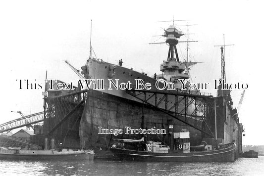 DE 2088 - HMS Ramillier In Floating Dock, Devonport, Devon
