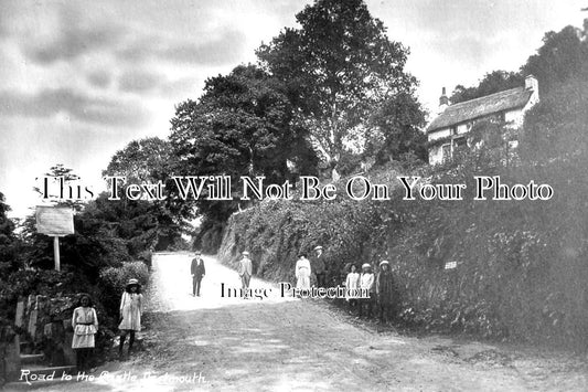 DE 2117 - Road To The Castle, Dartmouth, Devon c1923