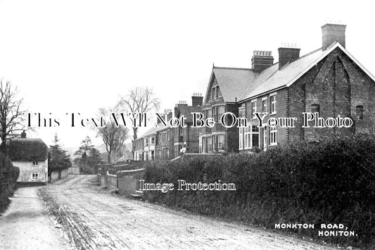 DE 2307 - Monkton Road, Honiton, Devon