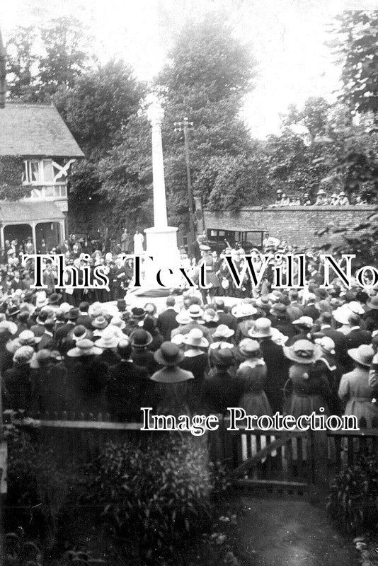 DE 2557 - Torrington War Memorial, Devon