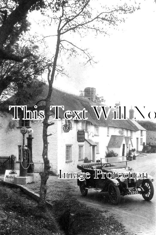 DE 2760 - The Hoops Inn Pub, Horns Cross, Devon