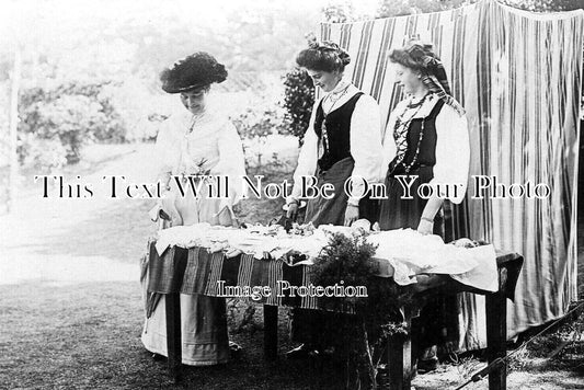 DE 2911 - Doll Stall, Budleigh, Salterton, Devon c1905