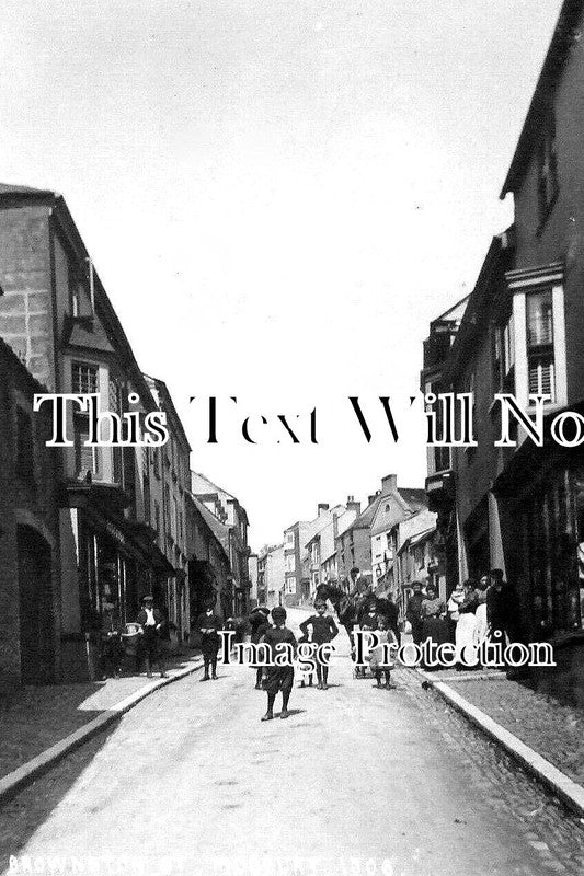 DE 2972 - Brownston Street, Modbury, Devon c1912