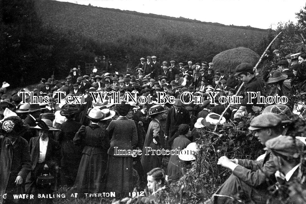 DE 3012 - Water Bailing, Norwood Common, Tiverton, Devon c1912