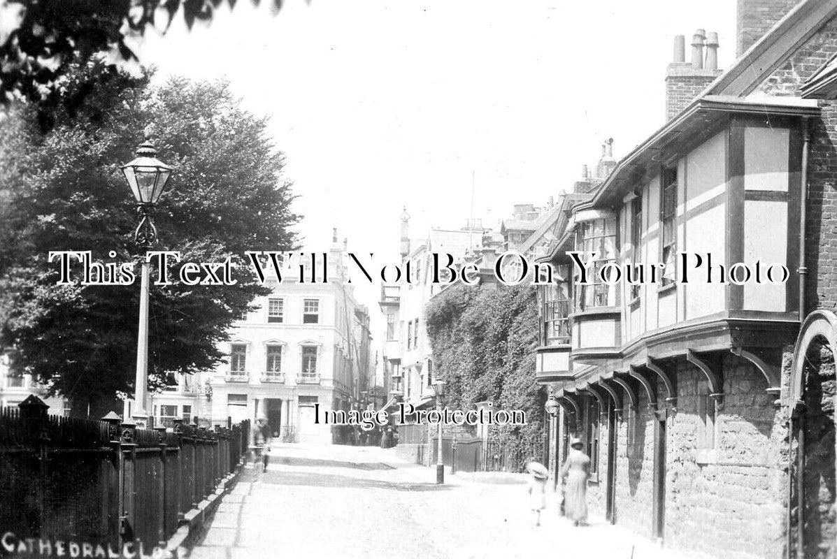 DE 3422 - Cathedral Close, Exeter, Devon c1907