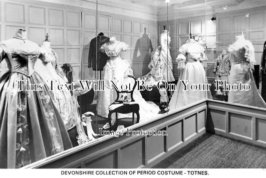 DE 3559 - Devonshire Collection Of Period Costumes, Totnes, Devon