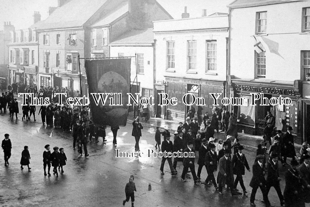 DE 356 - High Street, Honiton, Devon c1910