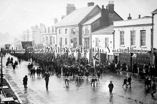 DE 357 - High Street, Honiton, Devon c1910