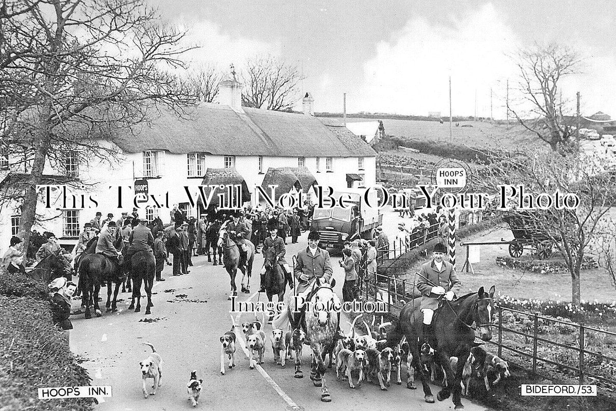 DE 3677 - Hoops Inn Hunt Meet, Bideford, Devon c1960