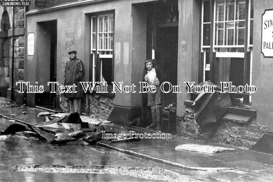 DE 393 - Flood At Globe Inn, AShburton, Devon 1938