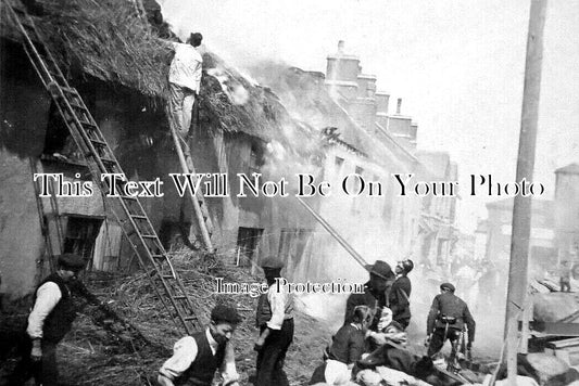 DE 3971 - Thatched Roof Fire, Fire Brigade, Devon c1900