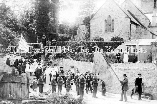 DE 4369 - Axminster Church Parade, Devon