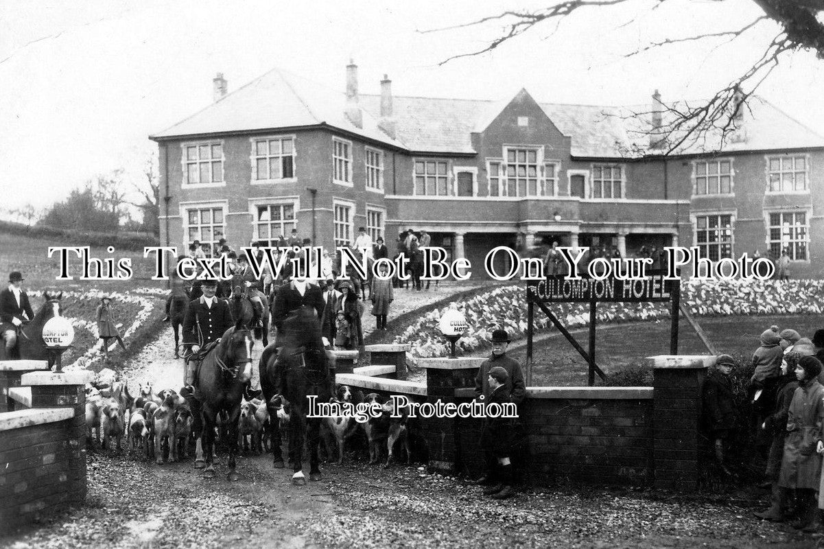 DE 714 - Hunt & Hounds, The Cullompton Hotel, Devon