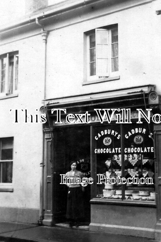 DE 88 - East Street Shop Front, Crediton, Devon