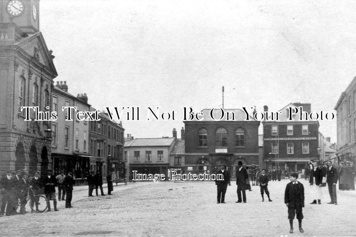 DE 992 - The Square, South Molton, Devon c1905