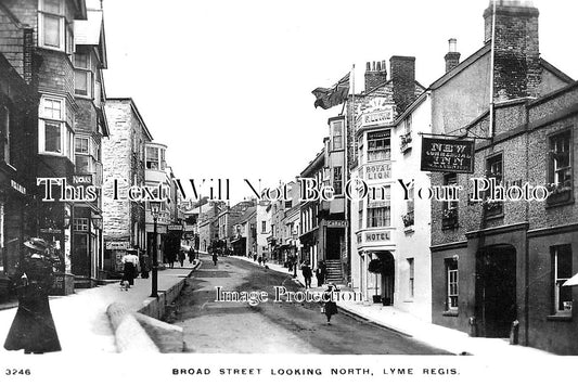 DO 1189 - Broad Street, Lyme Regis, Dorset