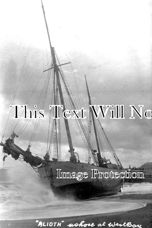 DO 1577 -Tthe Alioth Ashore, West Bay Shipwreck, Bridport, Dorset