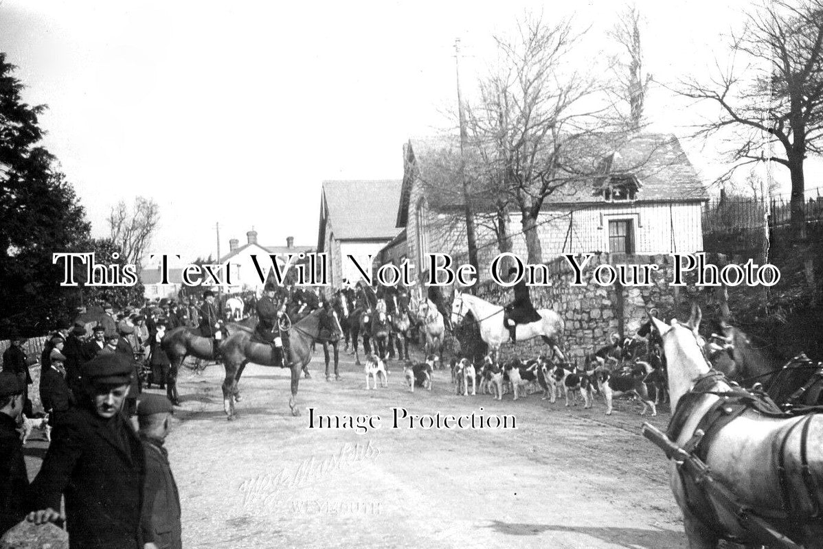 DO 1593 - Cattistock Hunt, Dorchester Road, Broadway, Dorset