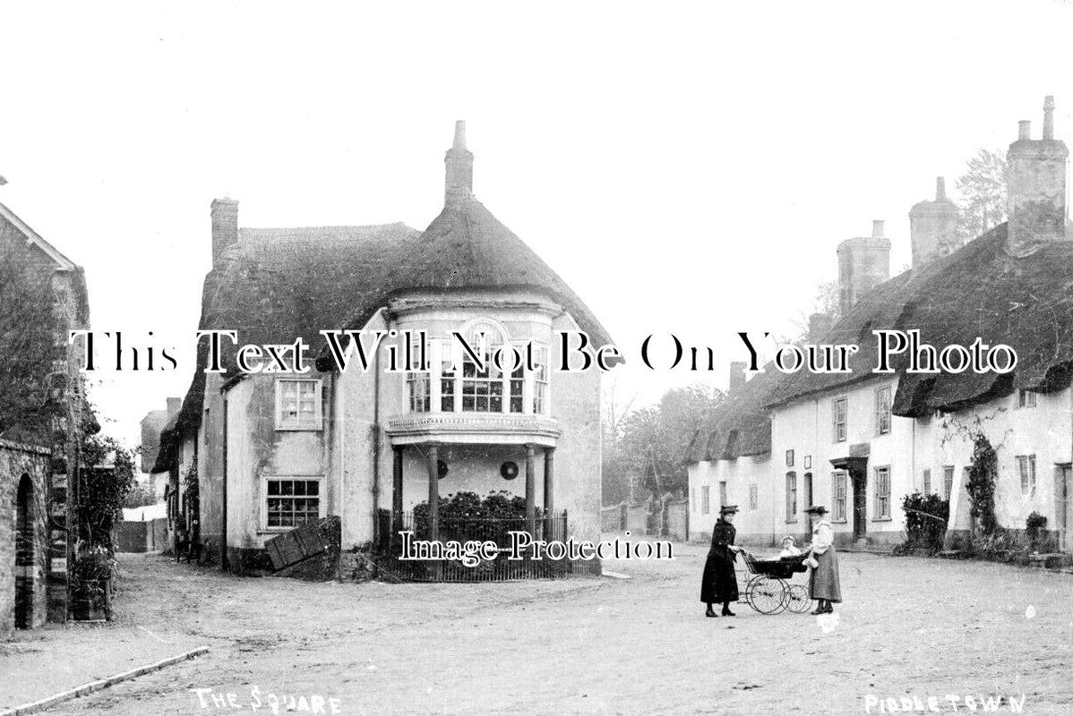 DO 1869 - The Square, Piddletown, Dorset c1913