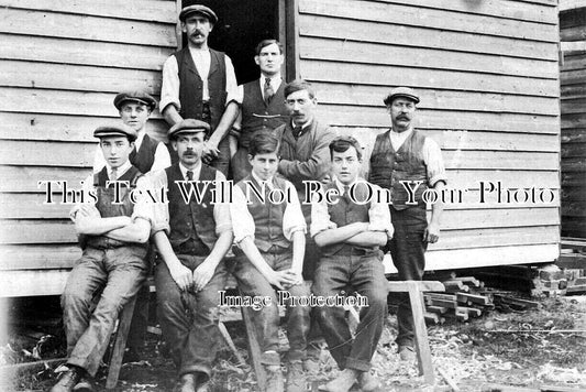 DO 2059 - Workmen At Hannafords, Hamworthy, Poole, Dorset