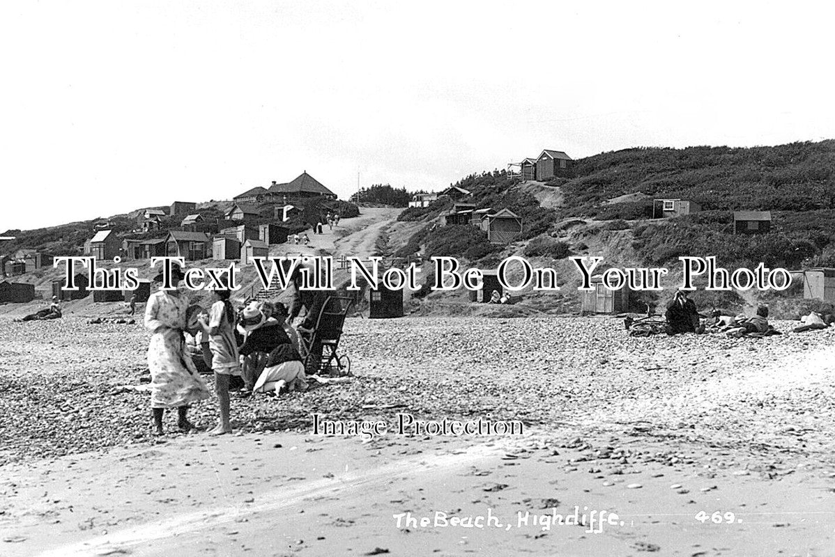 DO 2099 - The Beach, Highcliffe, Dorset