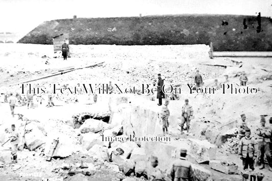 DO 2243 - Convicts Prisoners Cutting Stone, Portland, Dorset c1910