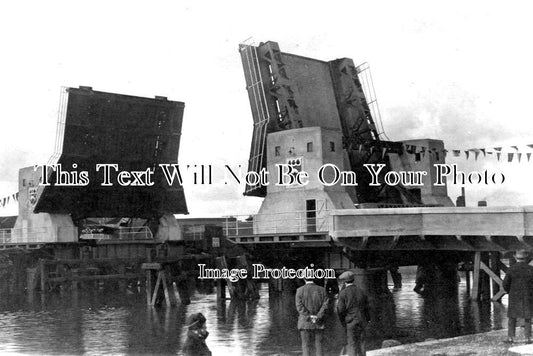 DO 2437 - Opening Of Bascule Bridge, Poole, Dorset c1927